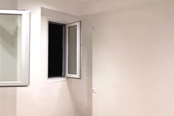 Shtepi me qera Apartament ne Tirane, 1+1, Mobilimi Pjeserisht e mobiluar, Pagesa 57,000  Leke.
