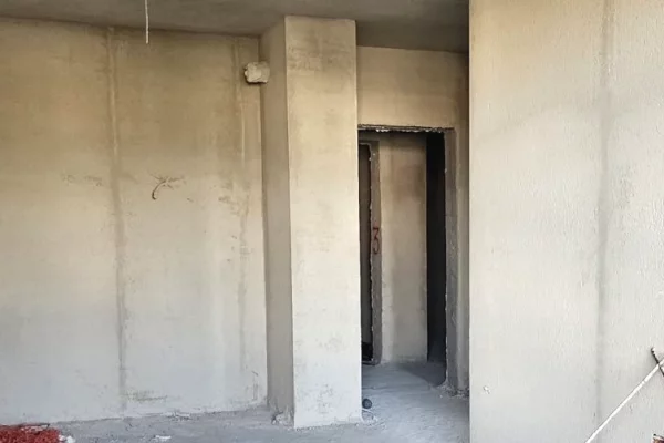 Shtepi ne shitje Apartament ne Tirane, 1+1, Mobilimi Bosh, pa mobiluar, Pagesa 88,100  Euro.