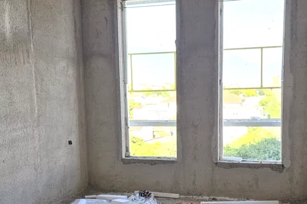 Shtepi ne shitje Apartament ne Tirane, 1+1, Mobilimi Bosh, pa mobiluar, Pagesa 88,100  Euro.