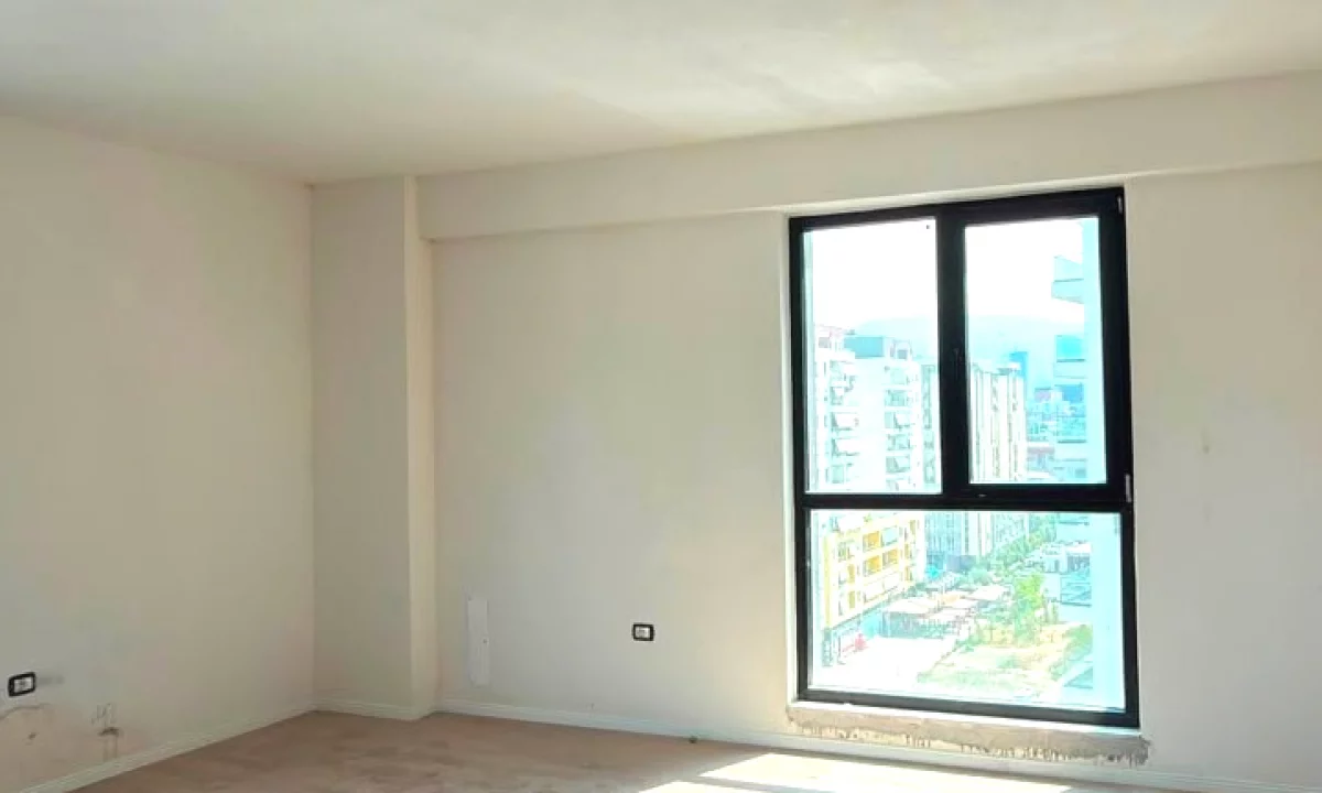 Shtepi ne shitje Apartament ne Tirane, 2+1, Mobilimi Bosh, pa mobiluar, Pagesa 168,500  Euro.