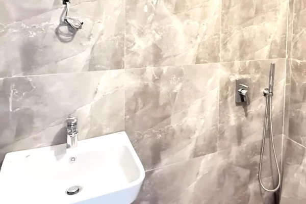 🏢 JEPET ME QIRA APARTAMENT PER ZYRA | QENDER – TIRANE ✨