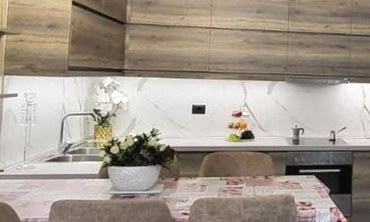 Shtepi me qera Apartament ne Tirane, 2+1, Mobilimi E mobiluar, Pagesa 90,000  Leke.