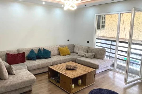 Shtepi me qera Apartament ne Tirane, 2+1, Mobilimi E mobiluar, Pagesa 90,000  Leke.