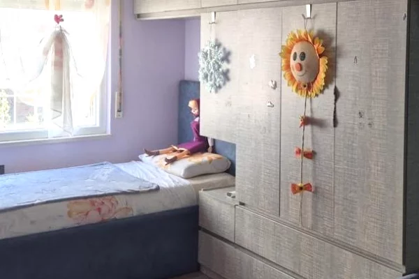 Shtepi me qera Apartament ne Tirane, 2+1, Mobilimi E mobiluar, Pagesa 90,000  Leke.