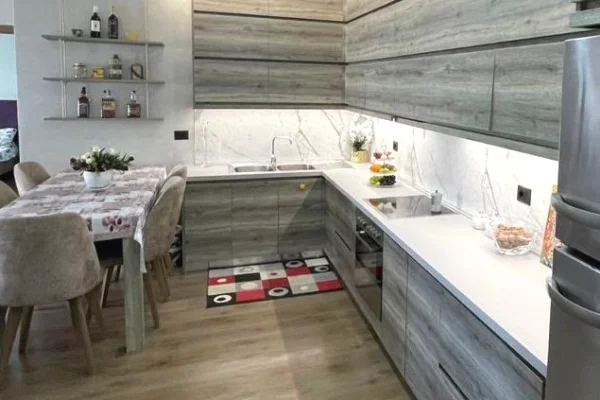 Shtepi me qera Apartament ne Tirane, 2+1, Mobilimi E mobiluar, Pagesa 90,000  Leke.