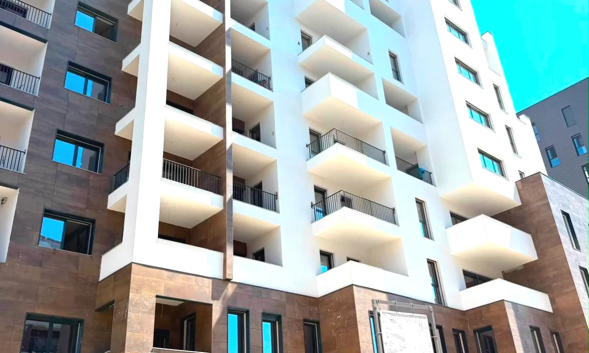 Shtepi ne shitje Apartament ne Tirane, 2+1, Mobilimi Bosh, pa mobiluar, Pagesa 209,800  Euro.