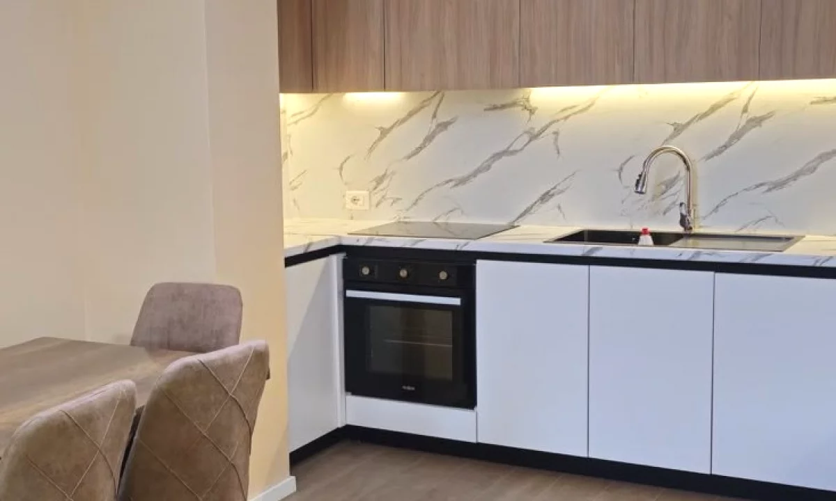 Shtepi me qera Apartament ne Tirane, 2+1, Mobilimi E mobiluar, Pagesa 1,200  Euro.