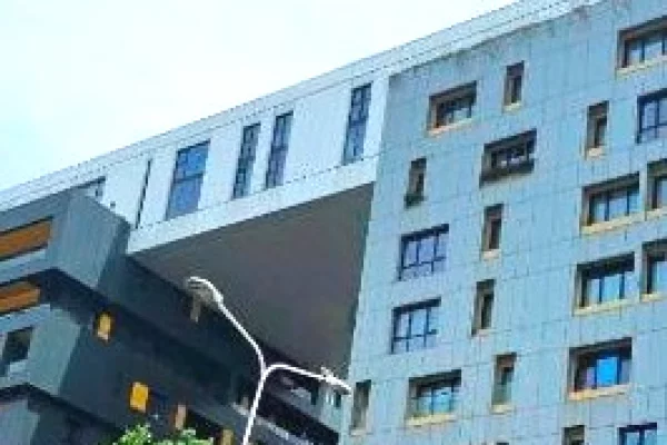 Shtepi ne shitje Apartament ne Tirane, 3+1, Mobilimi Bosh, pa mobiluar, Pagesa 39,500,000  Leke.