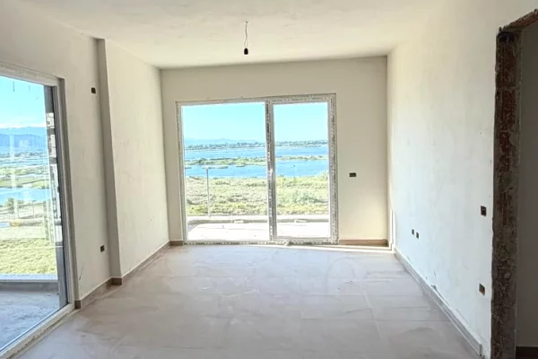Shtepi ne shitje Apartament ne Lezhe, 2+1, Mobilimi Bosh, pa mobiluar, Pagesa 117,500  Euro.