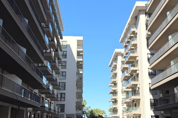 Shtepi ne shitje Apartament ne Lezhe, 2+1, Mobilimi Bosh, pa mobiluar, Pagesa 117,500  Euro.