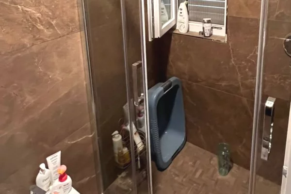 Shtepi ne shitje Apartament ne Tirane, 2+1, Mobilimi E mobiluar, Pagesa 27,500,000  Leke.