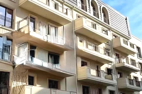 Shtepi ne shitje Apartament ne Tirane, 1+1, Mobilimi Bosh, pa mobiluar, Pagesa 94,700  Euro.