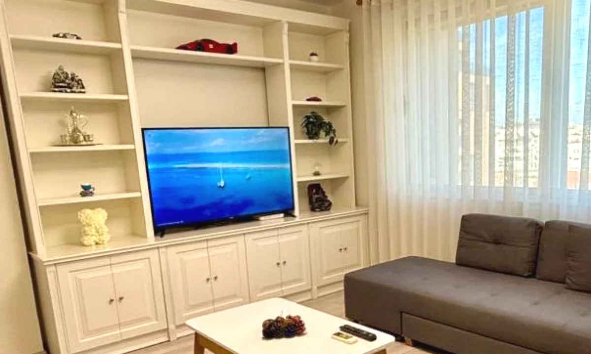 Shtepi me qera Apartament ne Tirane, 1+1, Mobilimi E mobiluar, Pagesa 900  Euro.