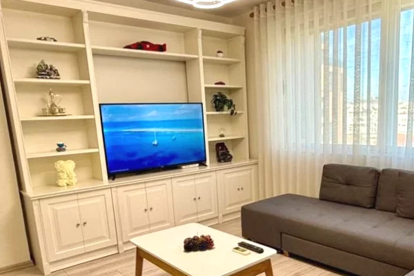 🏙️ APARTAMENT 1+1 ME QIRA | RRUGA E KOSOVARËVE ✨