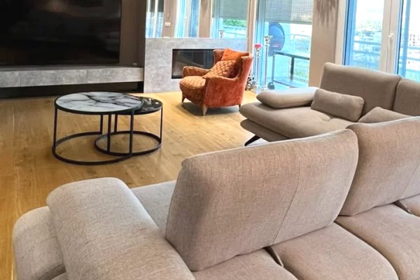 Shtepi me qera 3+1 ne Tirane - 2,000 Euro