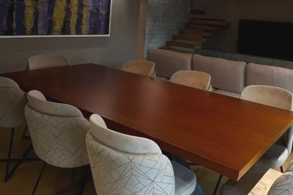 Shtepi me qera Duplex(shtepi me 2 kate) ne Tirane, 3+1, Mobilimi E mobiluar, Pagesa 2,000  Euro.
