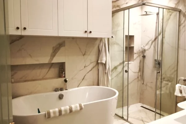 Shtepi me qera Apartament ne Tirane, 2+1, Mobilimi E mobiluar, Pagesa 1,800  Euro.