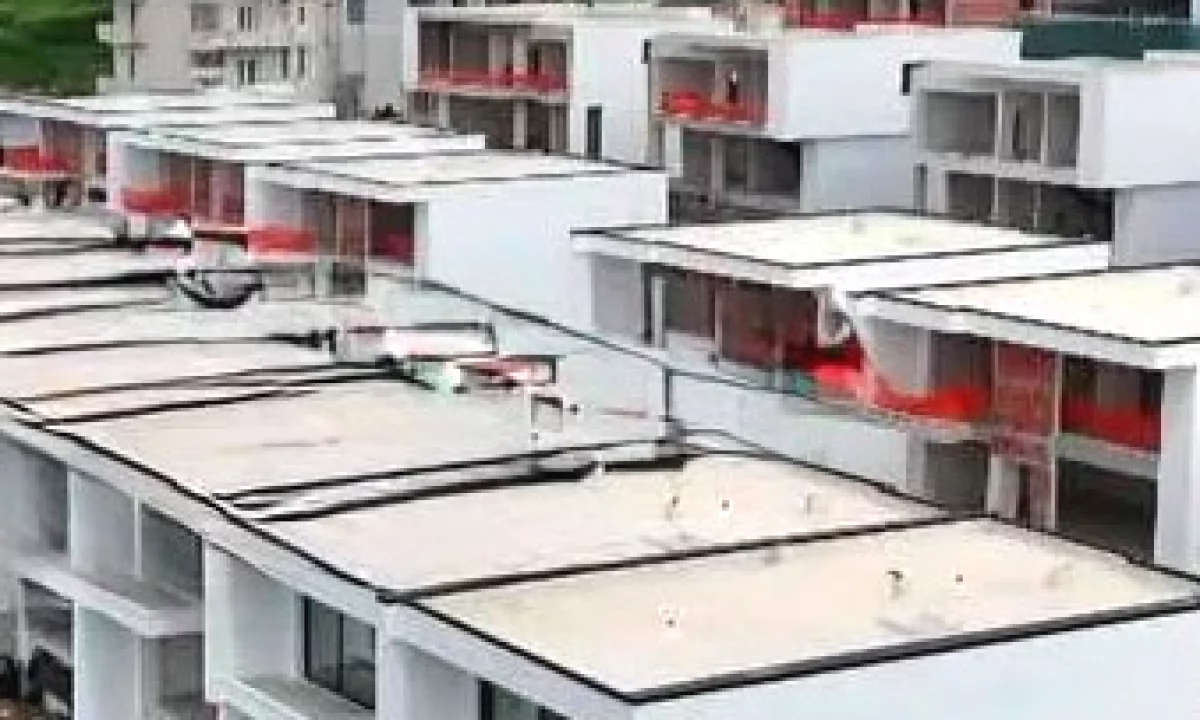 Shtepi ne shitje Vila Luksoze ne Tirane, 3+1, Mobilimi Bosh, pa mobiluar, Pagesa 100  Euro.