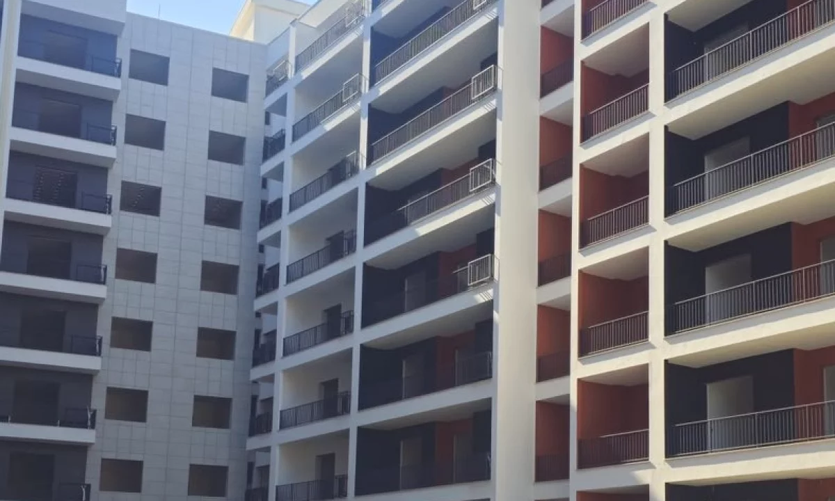 Shtepi ne shitje Apartament ne Tirane, 1+1, Mobilimi Bosh, pa mobiluar, Pagesa 91,600  Euro.