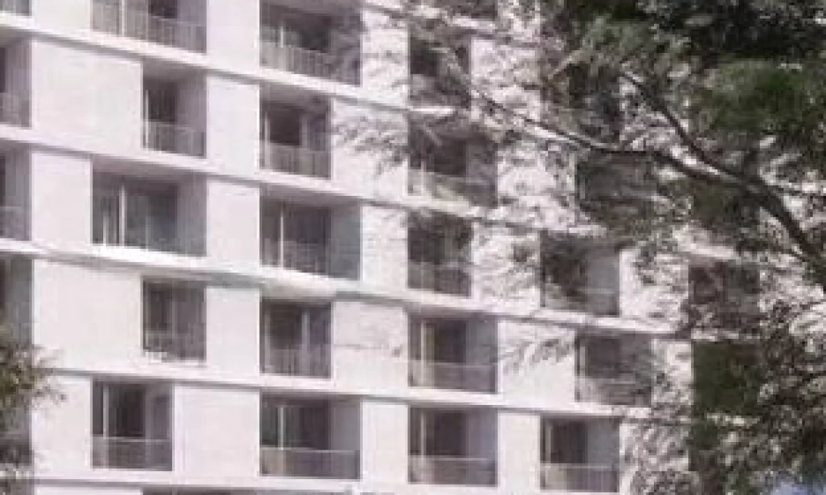 Shtepi ne shitje Apartament ne Tirane, 2+1, Mobilimi Bosh, pa mobiluar, Pagesa 100,000  Euro.