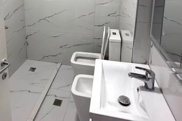 Casa in vendita Appartamento a Tirana, 1+1, Ambiente SemiArredato, Pagamento 13,000,000  Leke.