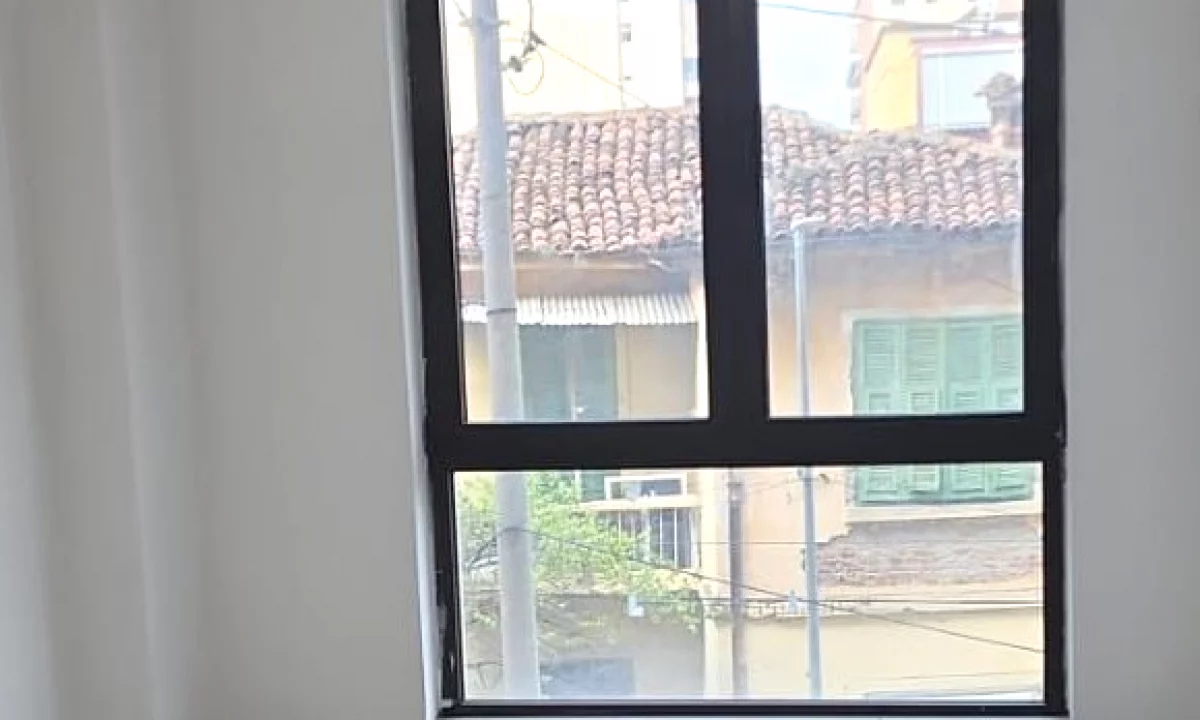 Shtepi ne shitje Apartament ne Tirane, 2+1, Mobilimi Pjeserisht e mobiluar, Pagesa 310,000  Euro.