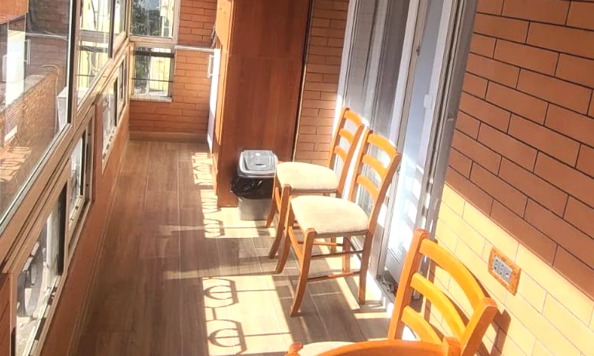 Shtepi me qera Apartament ne Tirane, 2+1, Mobilimi E mobiluar, Pagesa 1,000  Euro.
