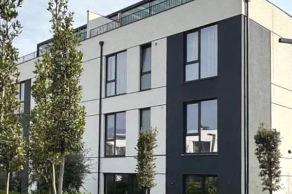 Shtepi ne shitje Apartament ne Tirane, 3+1, Mobilimi Bosh, pa mobiluar, Pagesa 562,000  Euro.
