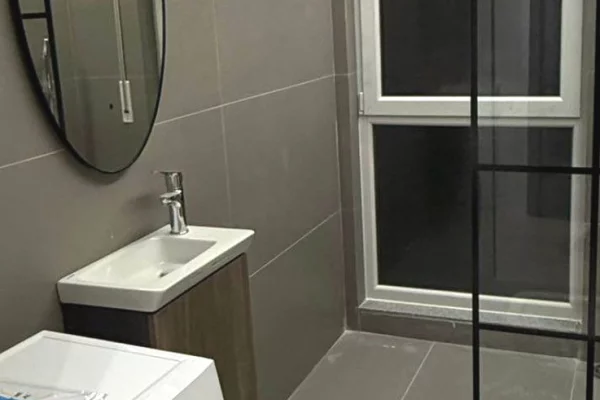 Shtepi me qera Apartament ne Tirane, Garsoniere, Mobilimi E mobiluar, Pagesa 400  Euro.