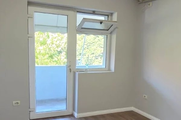 🏢 JEPET AMBIENT ZYRE ME QIRA – KOMUNA E PARISIT ✨