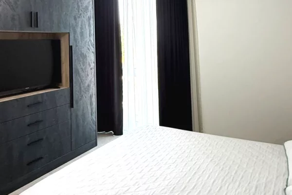 Shtepi me qera Apartament ne Tirane, 2+1, Mobilimi E mobiluar, Pagesa 1,200  Euro.