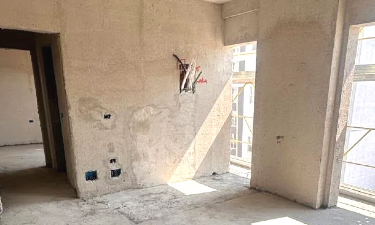 Shtepi ne shitje Apartament ne Tirane, 2+1, Mobilimi Bosh, pa mobiluar, Pagesa 142,500  Euro.