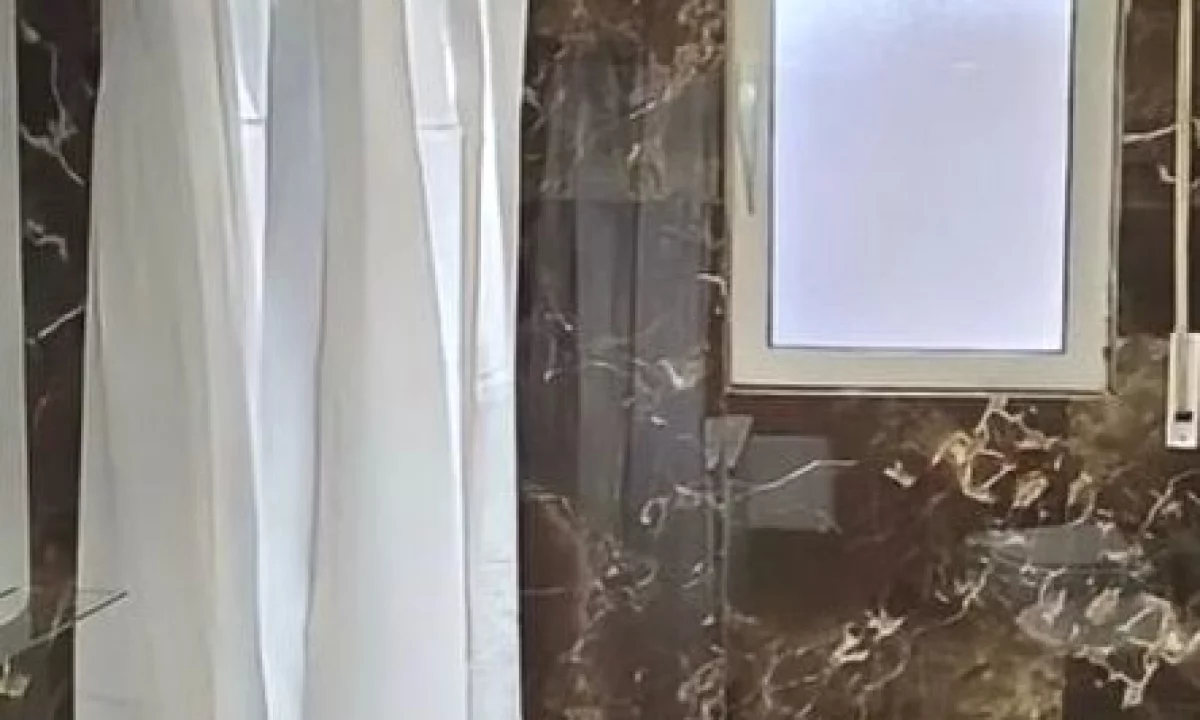 Shtepi ne shitje Apartament ne Tirane, 2+1, Mobilimi E mobiluar, Pagesa 206,000  Euro.