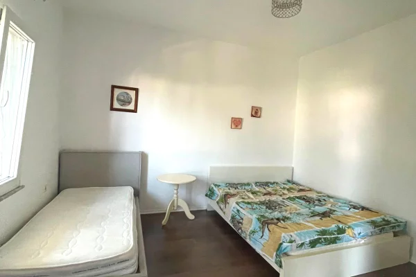 Shtepi me qera Apartament ne Tirane, 1+1, Mobilimi E mobiluar, Pagesa 30,000  Leke.