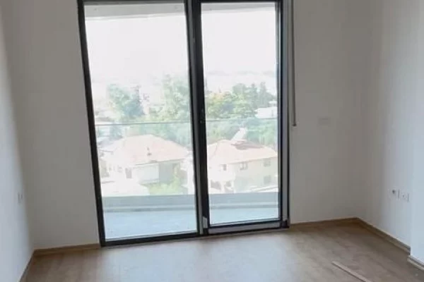 Shtepi me qera Apartament ne Tirane, 1+1, Mobilimi Bosh, pa mobiluar, Pagesa 500  Euro.