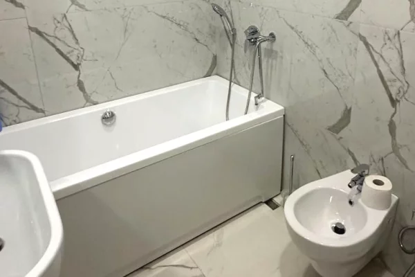 Shtepi me qera Apartament ne Tirane, 2+1, Mobilimi E mobiluar, Pagesa 900  Euro.