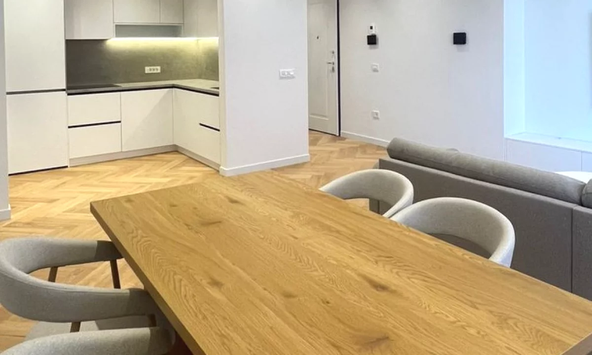 Shtepi me qera Apartament ne Tirane, 2+1, Mobilimi E mobiluar, Pagesa 1,650  Euro.