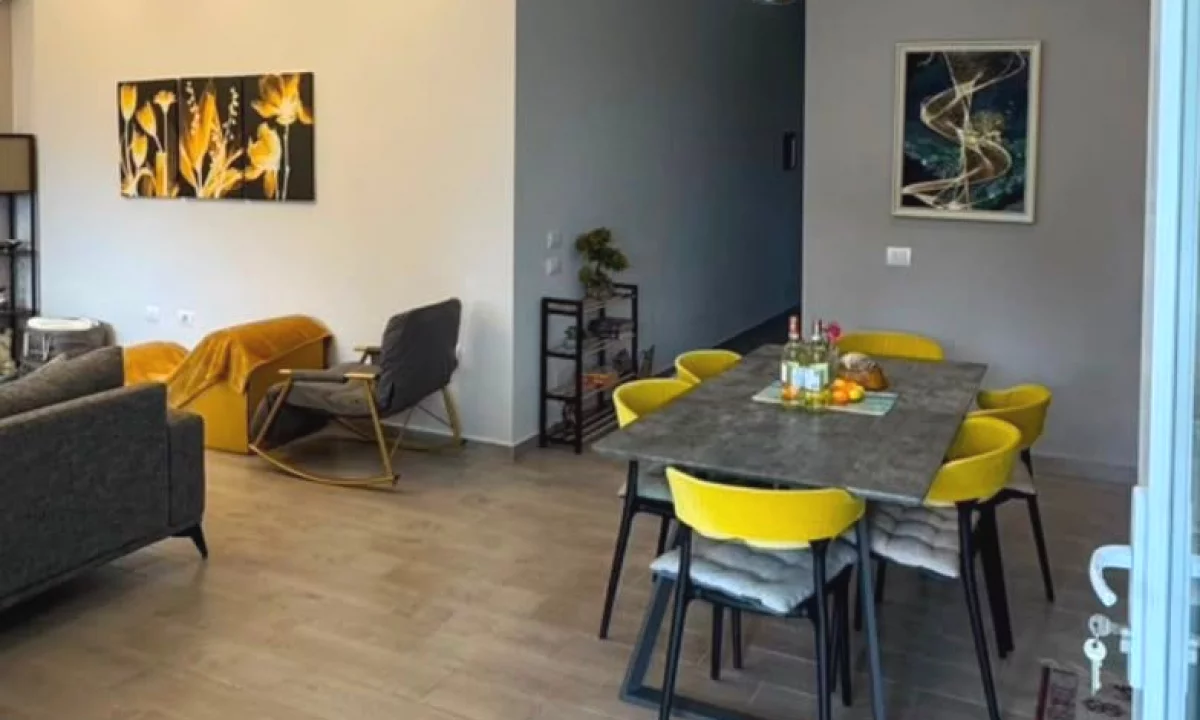 Shtepi ne shitje Apartament ne Durres, 2+1, Mobilimi E mobiluar, Pagesa 38,000,000  Leke.