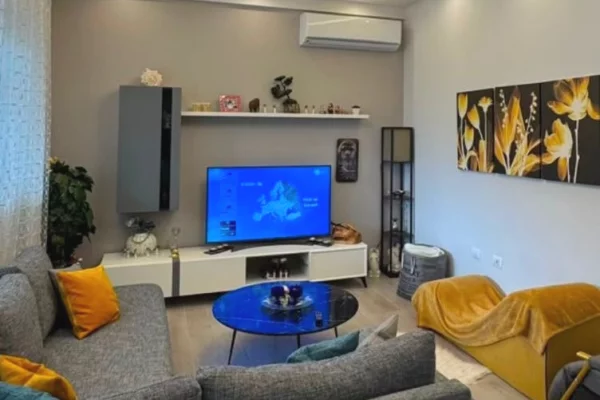 Shtepi ne shitje Apartament ne Durres, 2+1, Mobilimi E mobiluar, Pagesa 38,000,000  Leke.