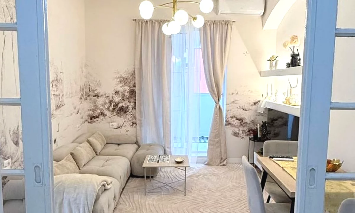 Shtepi ne shitje Apartament ne Tirane, 2+1, Mobilimi E mobiluar, Pagesa 235,000  Euro.
