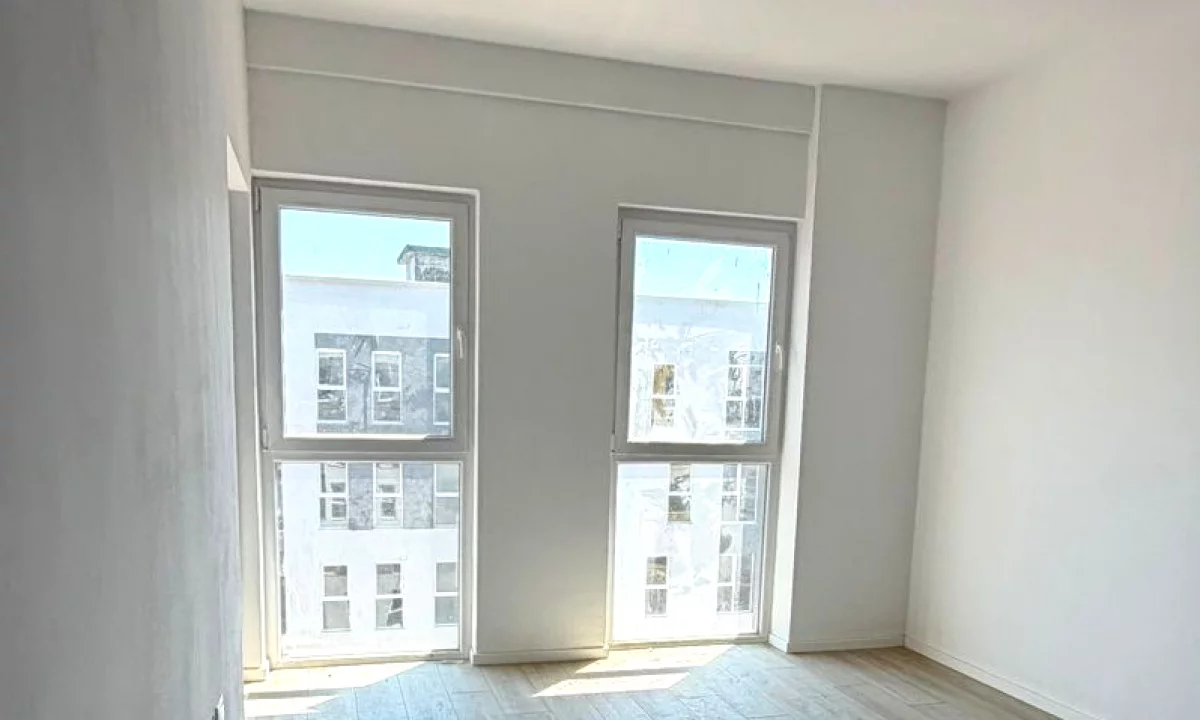 Shtepi ne shitje Apartament ne Tirane, 2+1, Mobilimi Bosh, pa mobiluar, Pagesa 126,000  Euro.