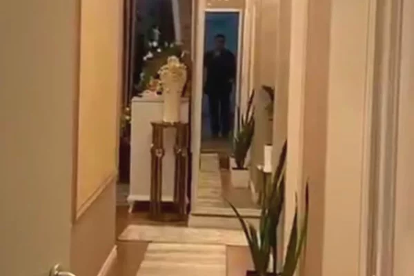 Shtepi ne shitje Apartament ne Tirane, 3+1, Mobilimi E mobiluar, Pagesa 300,000  Euro.