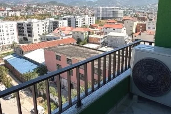 Shtepi me qera 3+1 ne Tirane - 60,000 Leke