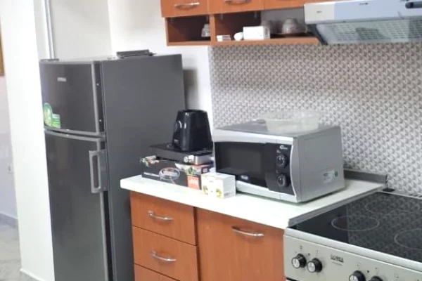 Shtepi me qera Apartament ne Tirane, 2+1, Mobilimi E mobiluar, Pagesa 60,000  Leke.