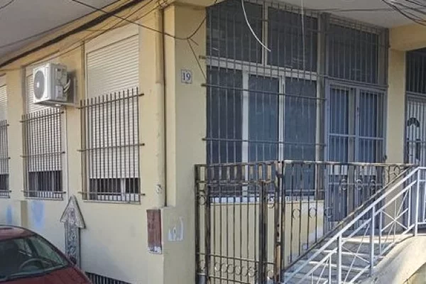 Shtepi me qera Apartament ne Tirane, 2+1, Mobilimi E mobiluar, Pagesa 60,000  Leke.
