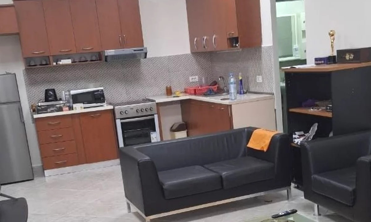 Shtepi me qera Apartament ne Tirane, 2+1, Mobilimi E mobiluar, Pagesa 60,000  Leke.