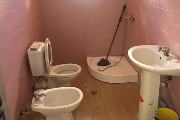 Shtepi ne shitje Apartament ne Tirane, 1+1, Mobilimi Bosh, pa mobiluar, Pagesa 8,500,000  Leke.