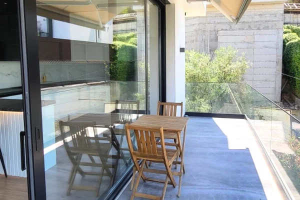 🏡 JEPET ME QIRA VILË | LIQENI I THATË ✨