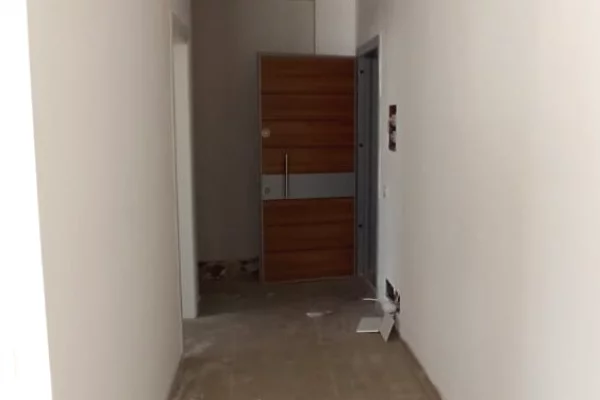 Ambient biznesi me qera 3+1 ne Tirane - 600 Euro