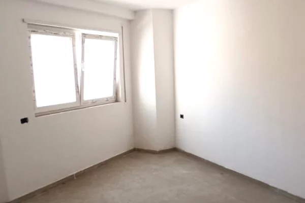 🏢 JEPET ME QIRA ZYRE – DONIKA CENTER, PRANE QENDRES ✨